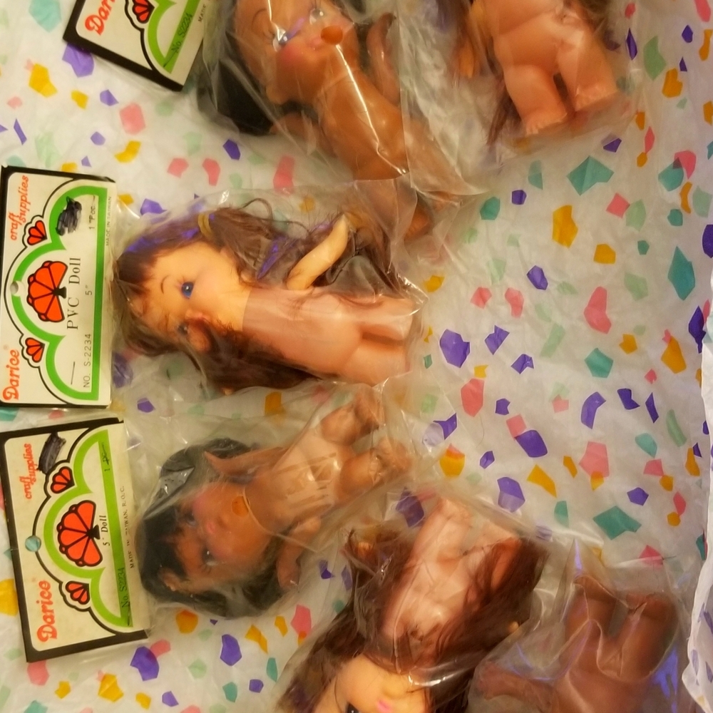 LOT 6 VINTAGE DOLLS FROM THE 60'S NIP